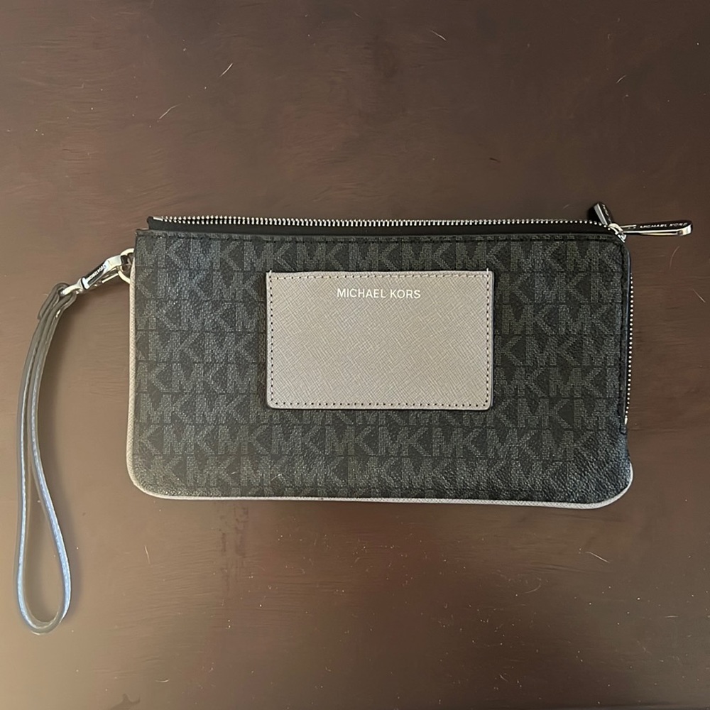 Michael Kors wristlet